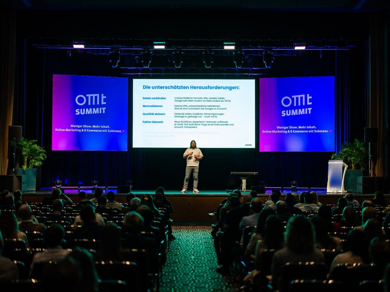 OMT Summit — zweite Bühnenperspektive, Berlin